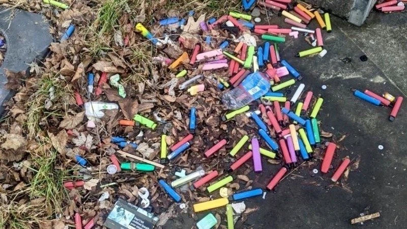 w obliczu kryzysu recyklingu e-papierosów.jpg