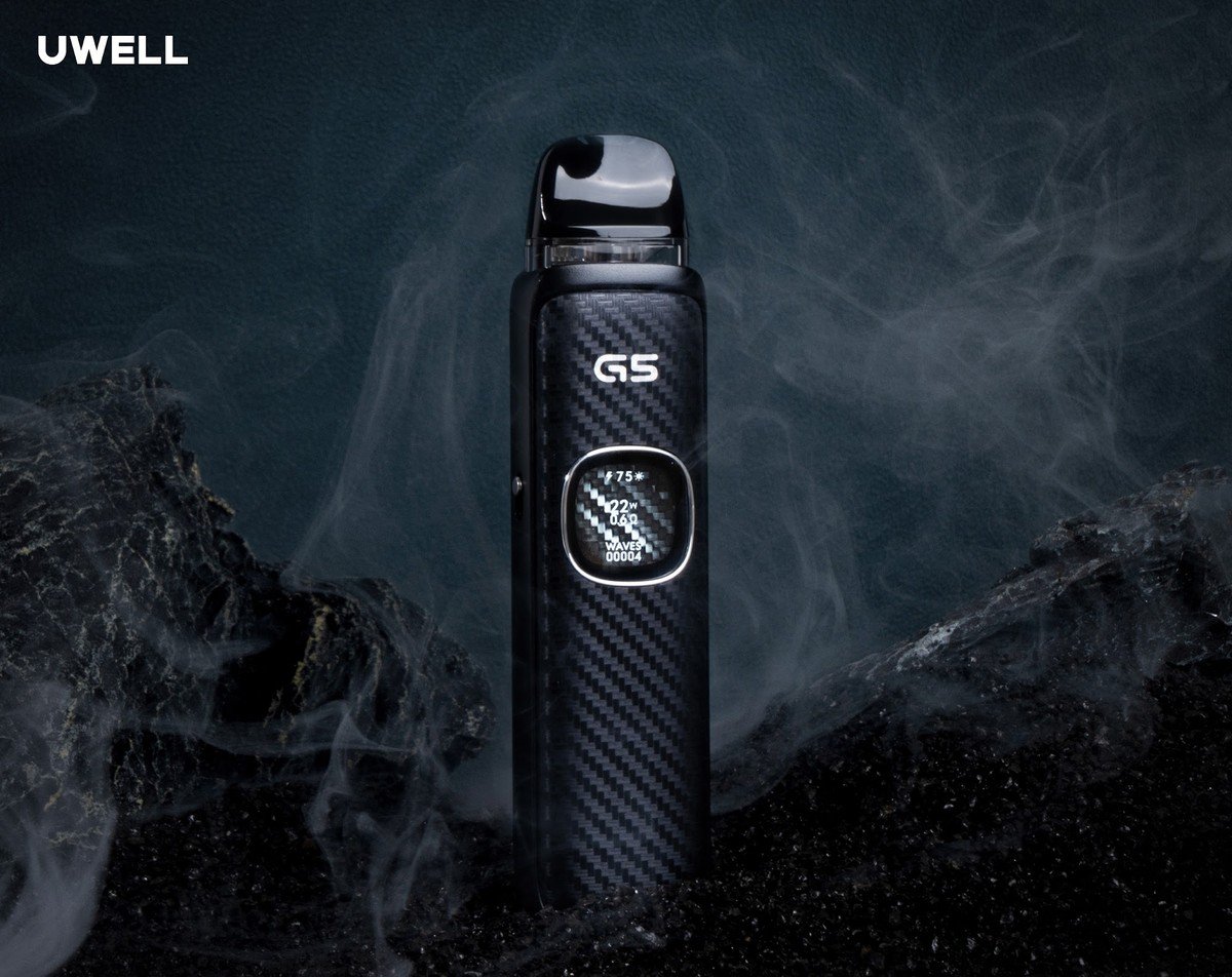Uwell Caliburn G5 w wersji Black Carbon z widocznym ekranem 0,85 cala